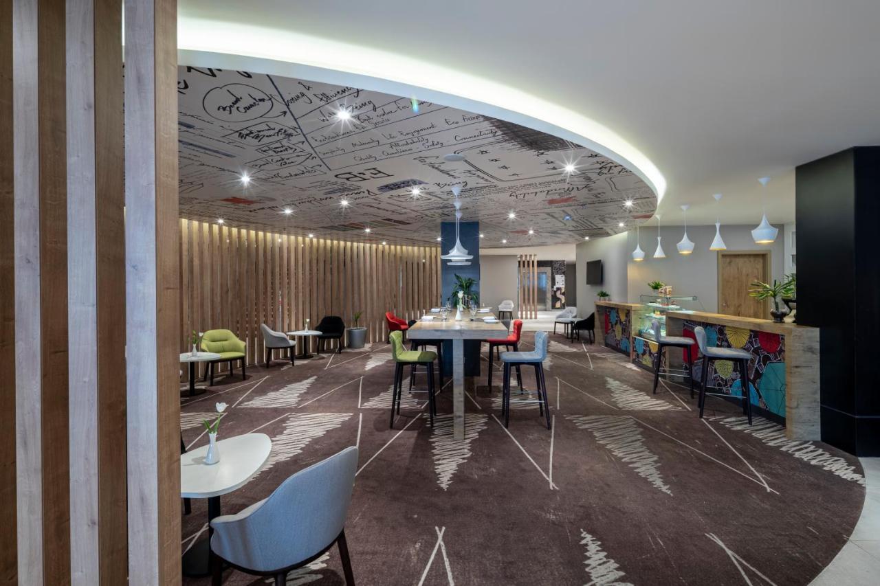 吉达马利克路宜必思酒店 外观 照片