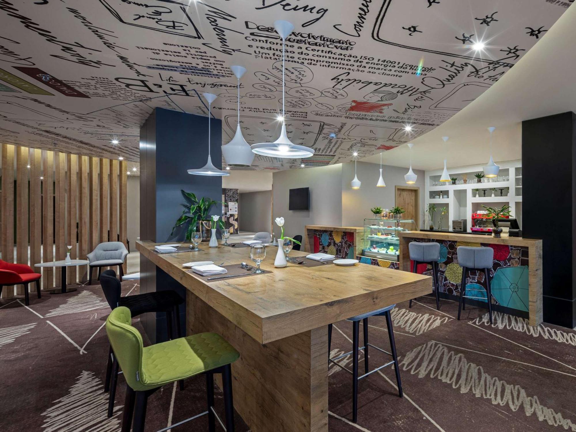 吉达马利克路宜必思酒店 外观 照片